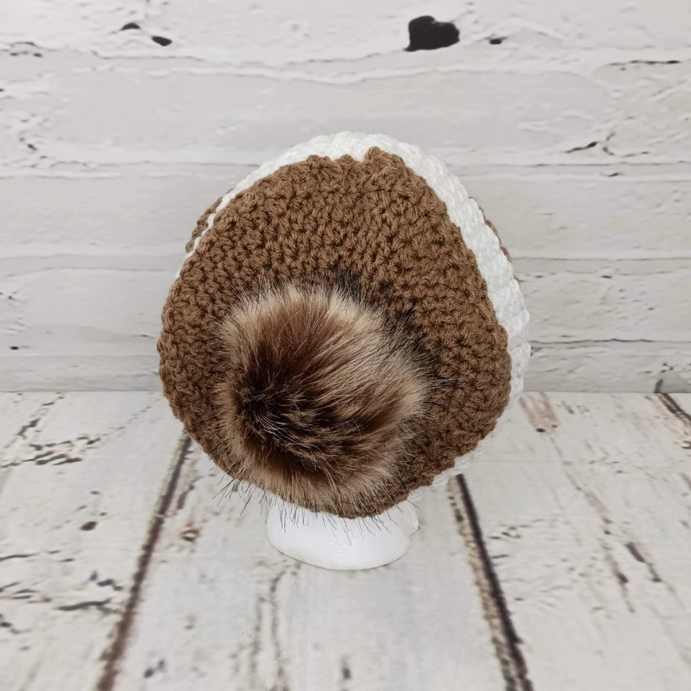 Duncan Street Designs Winterberry Hand Crochet Slouchy Hat with Pom Pom - Picture 3 of 6